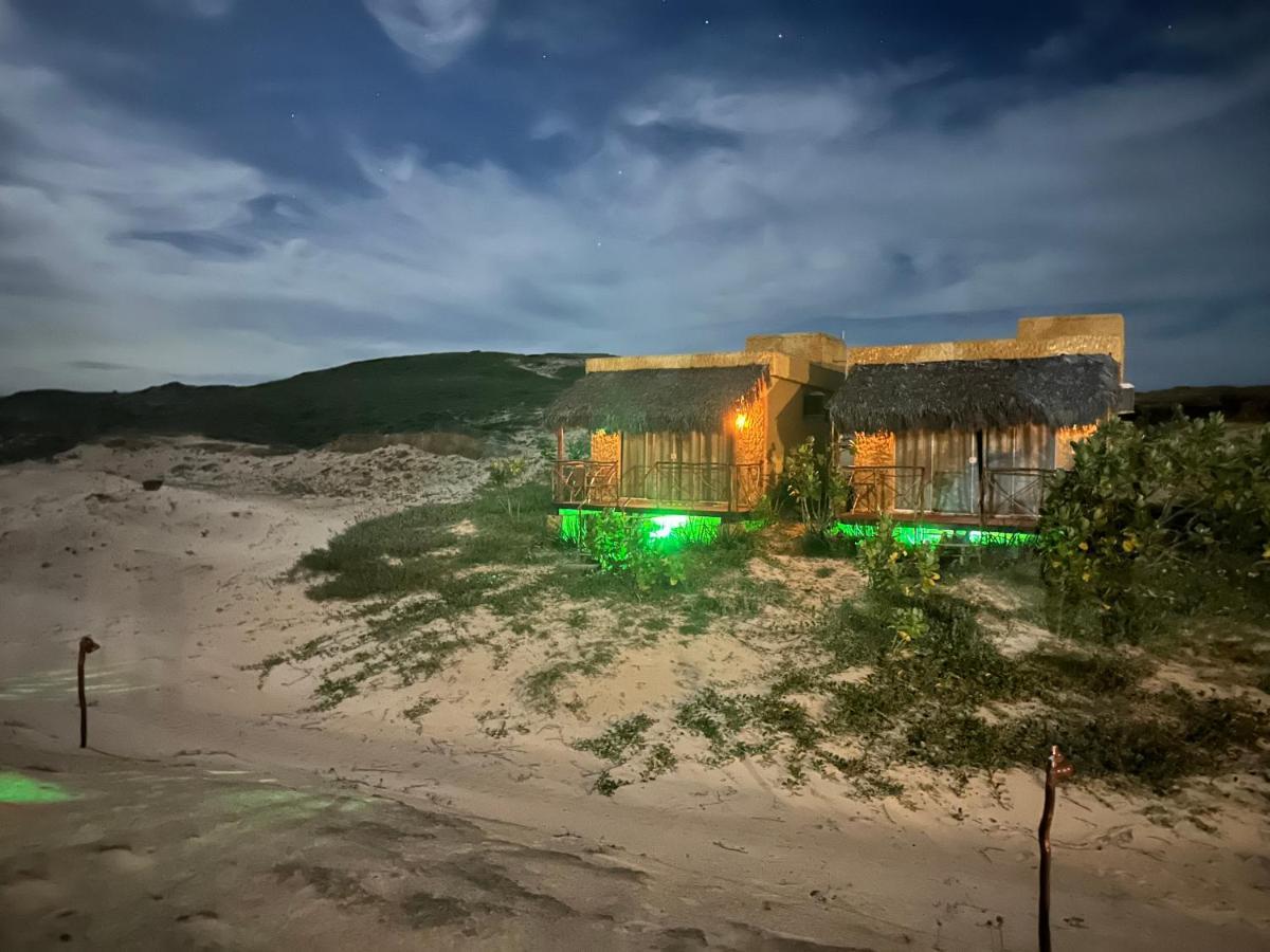 Bangalo Encantador Praia Da Baleia Itapipoca Bagian luar foto